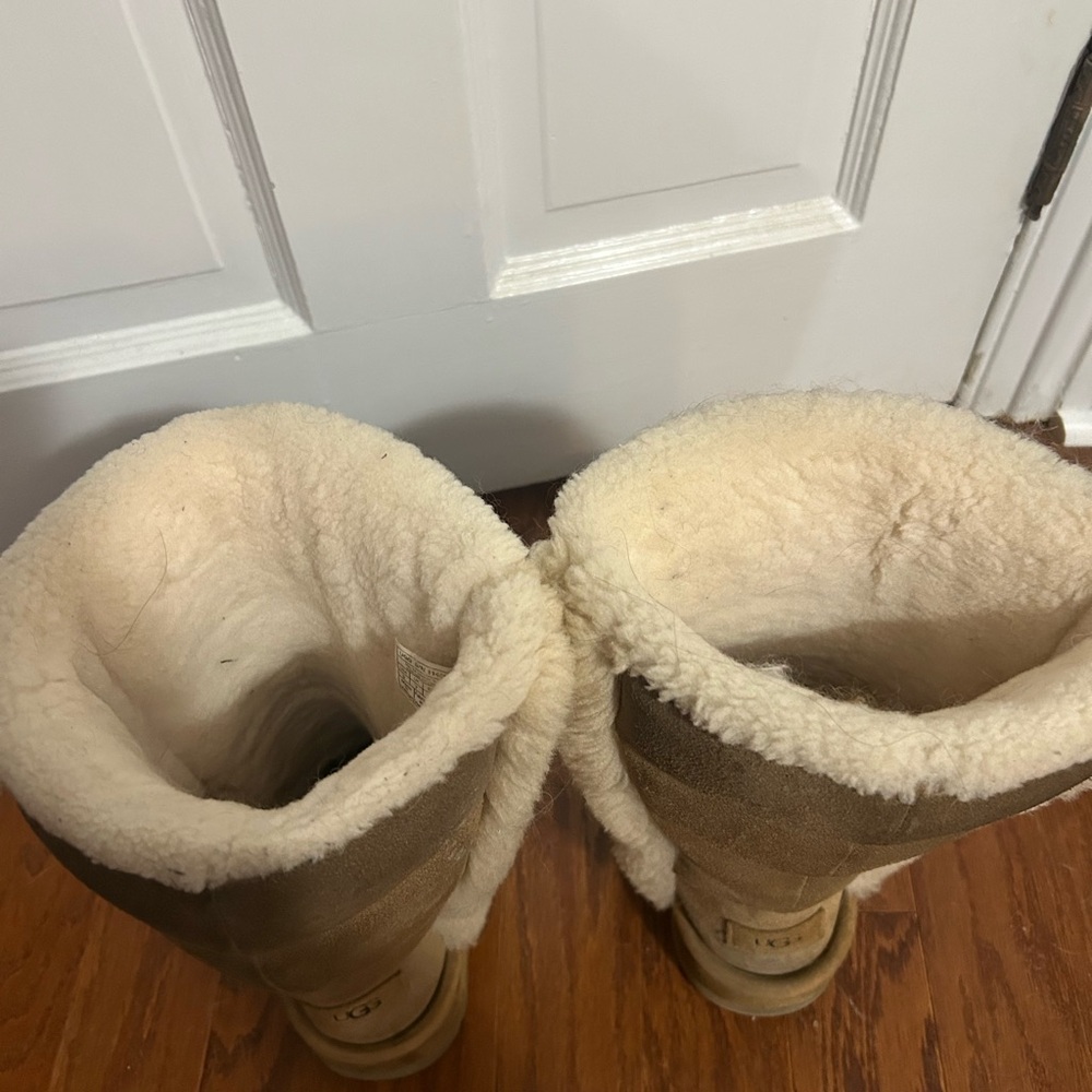 UGG CLASSIC CHILLAPEAK TALL CHESTNUT BOOTS - WOMEN'S size 9 - Picture 5 of 7